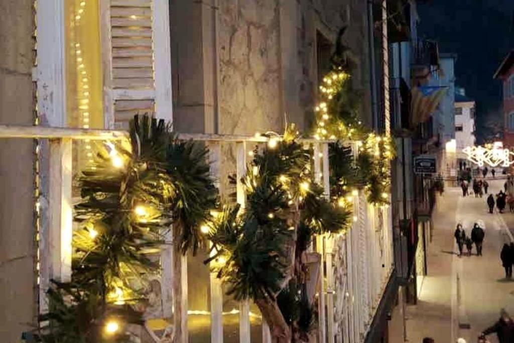 Maison Biscuit. Apartament A La Placa De La Vila كامبروذون المظهر الخارجي الصورة
