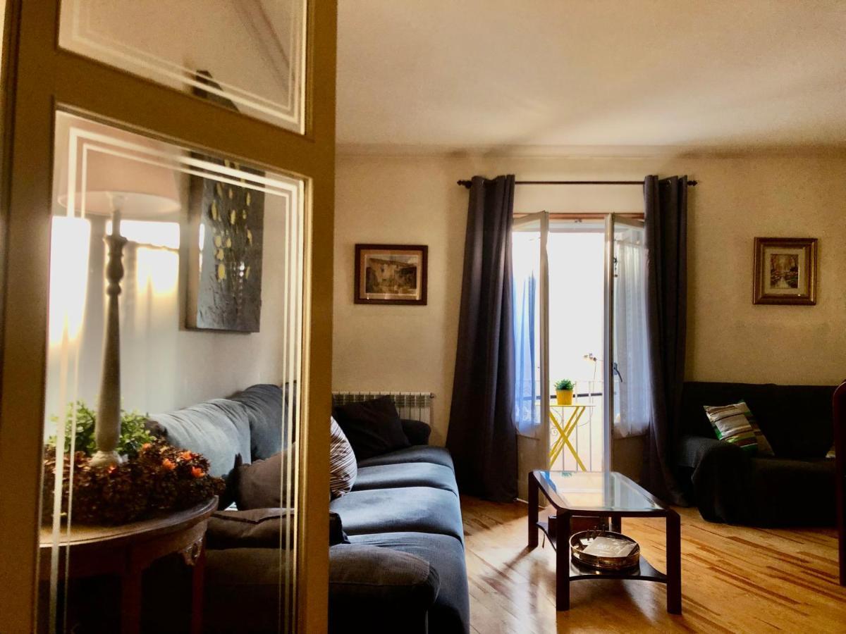 Maison Biscuit. Apartament A La Placa De La Vila كامبروذون المظهر الخارجي الصورة