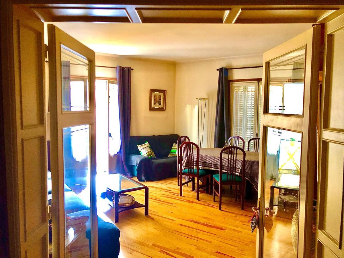 Maison Biscuit. Apartament A La Placa De La Vila كامبروذون المظهر الخارجي الصورة