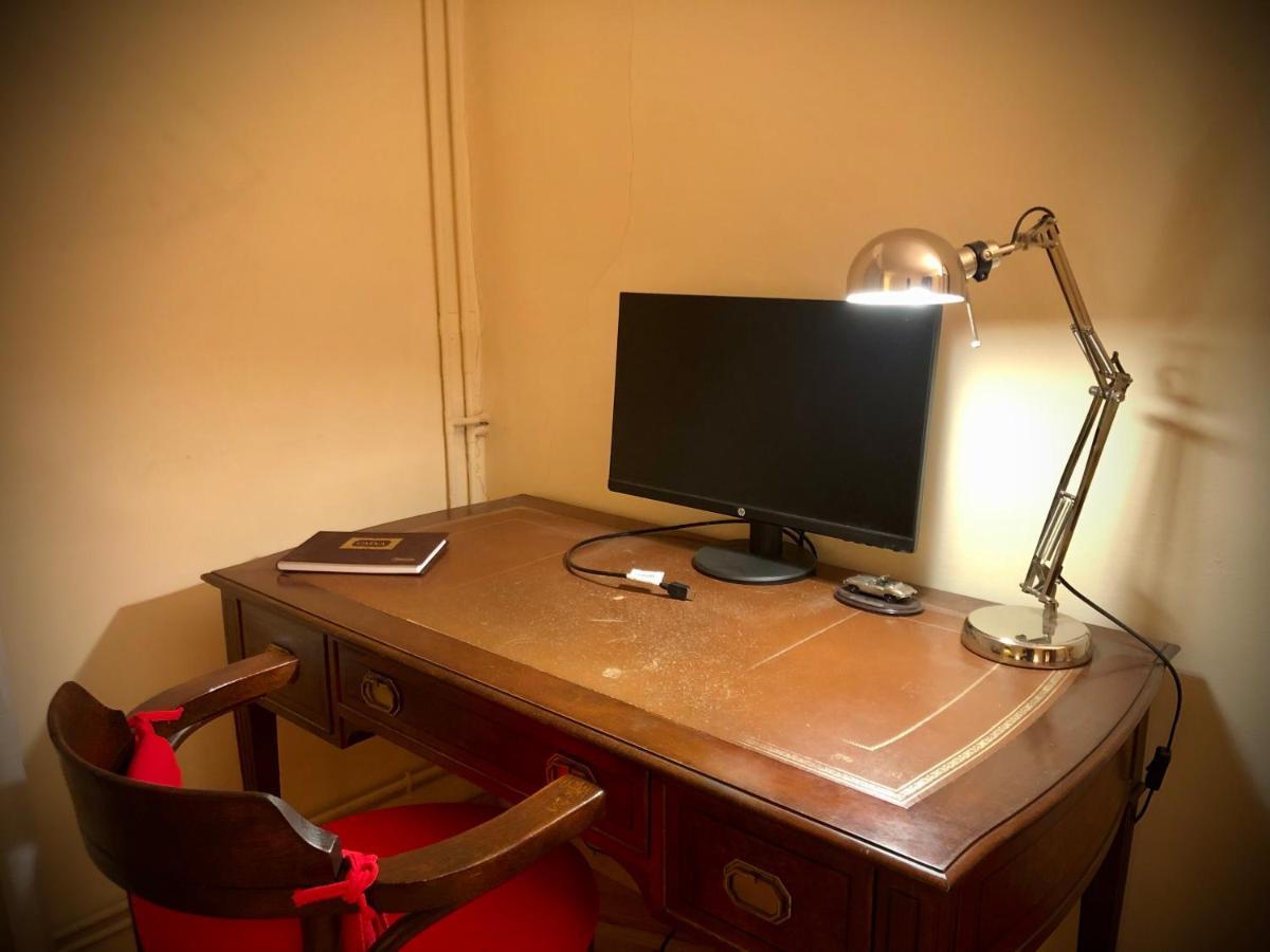 Maison Biscuit. Apartament A La Placa De La Vila كامبروذون المظهر الخارجي الصورة